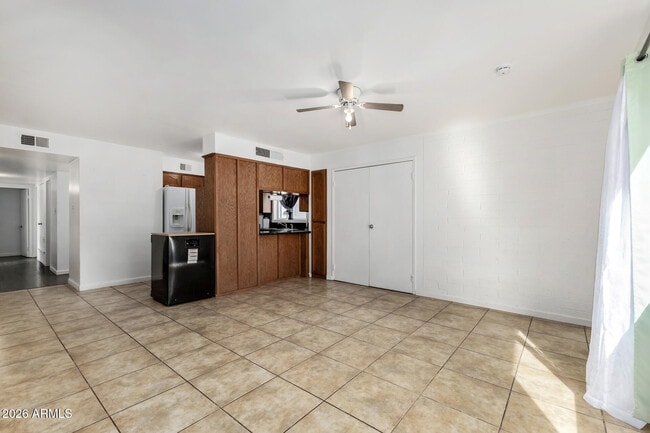 Building Photo - 3945 W Orange Dr