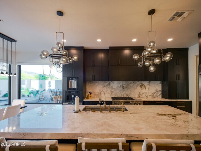 Building Photo - 2024 E Granite View Dr