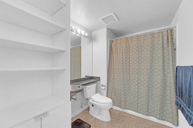 Building Photo - 710 Colorado St