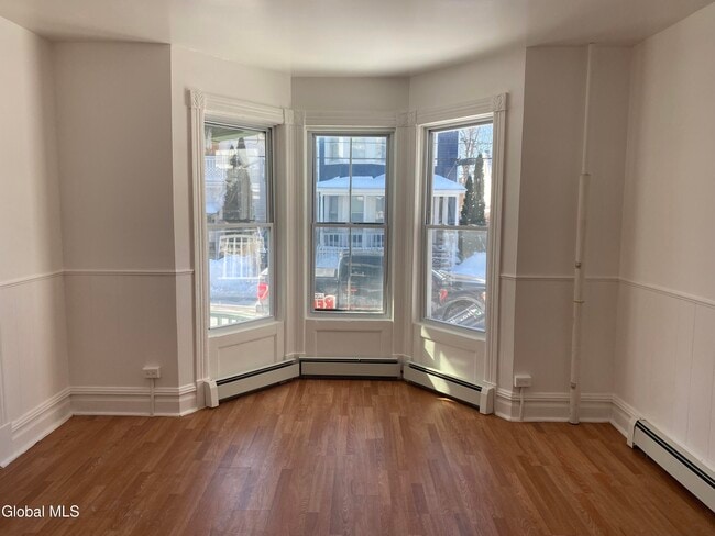 Building Photo - 407 Victory Ave