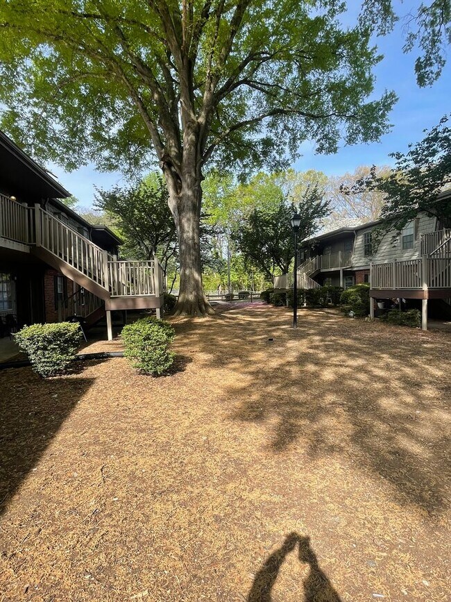 Building Photo - Salem Square is close to everything!