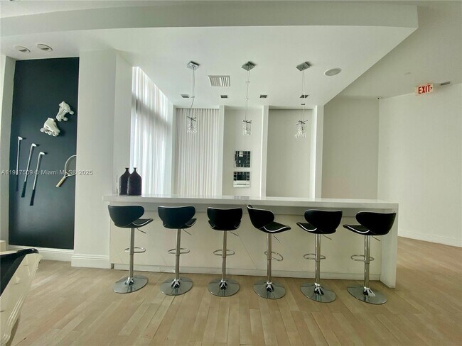 Building Photo - 350 S Miami Ave