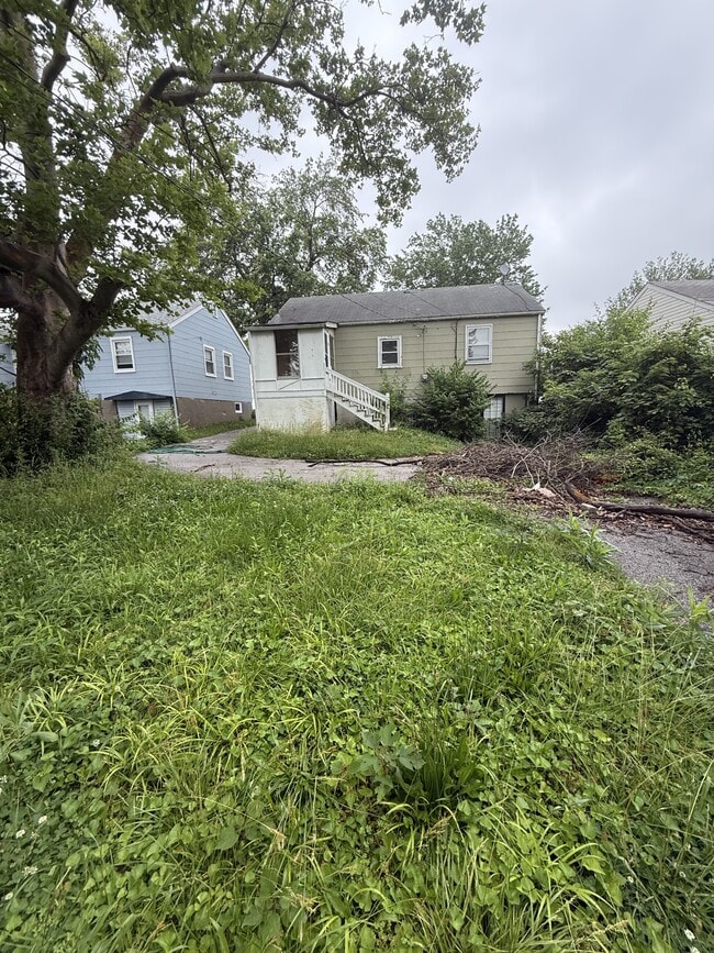 Building Photo - 7426 Calvin Ave