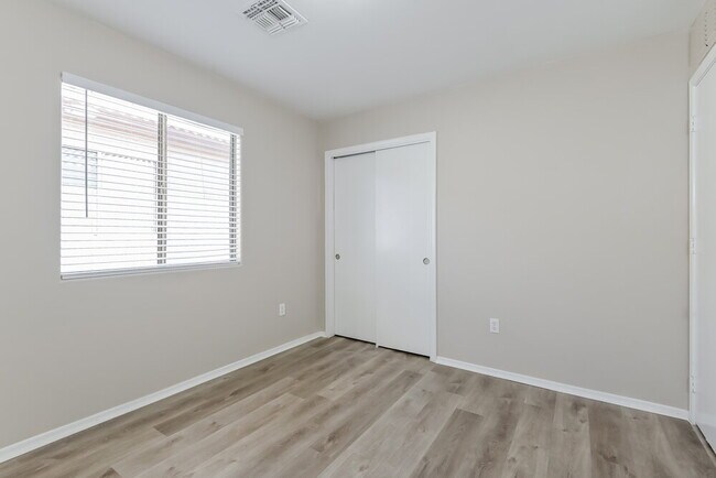 Building Photo - 12654 E Mandell Pass