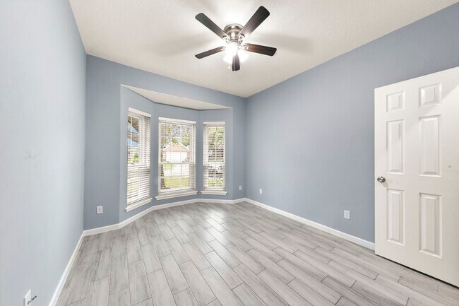 Building Photo - 5707 Overton Park Dr