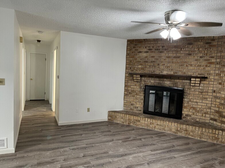 Building Photo - 1426 Centennial Dr