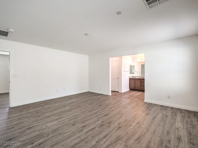 Building Photo - 6077 Castle Gardens Ave