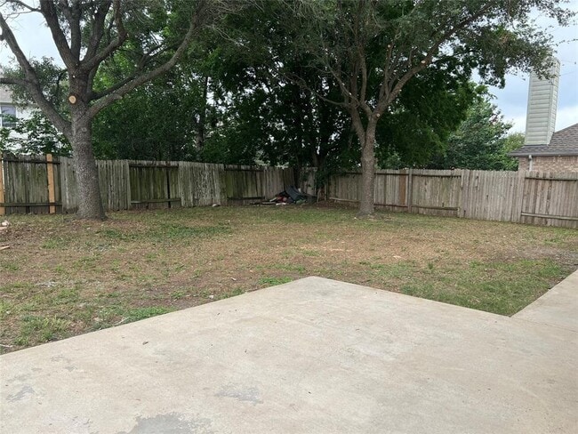 Building Photo - 13715 Branford Greens Dr