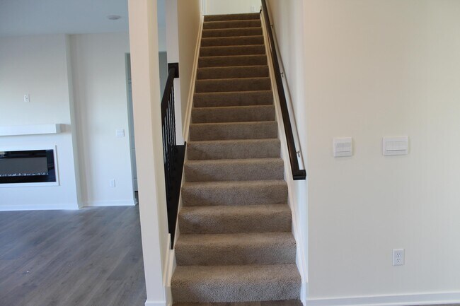 Building Photo - 448 Park Vista Dr