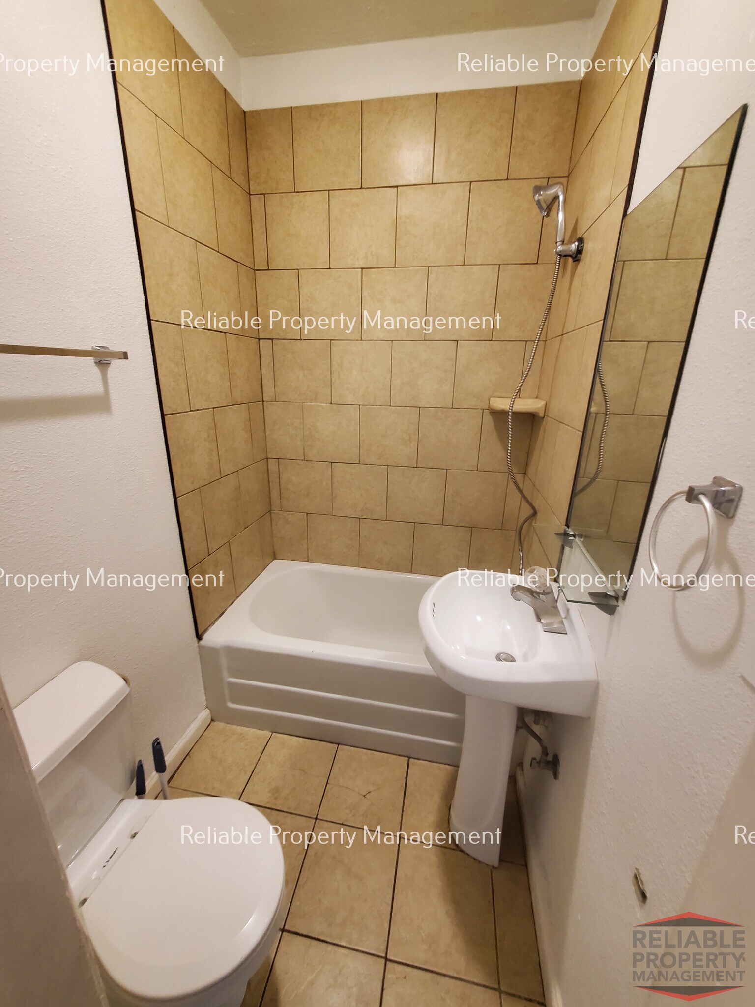 Building Photo - 1499 Mound Ave