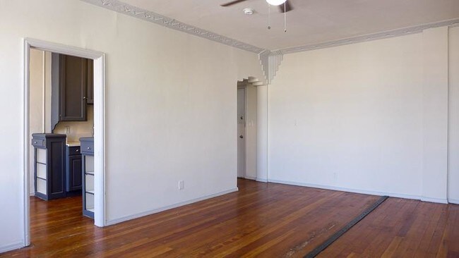 Building Photo - 808 S Hobart Blvd