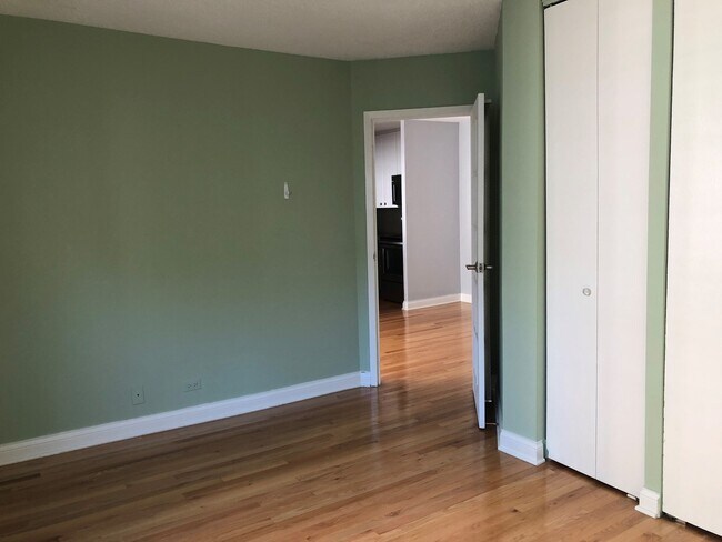 Building Photo - 1313 N Ritchie Ct