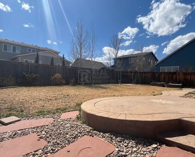 Building Photo - 325 Stone Creek Dr