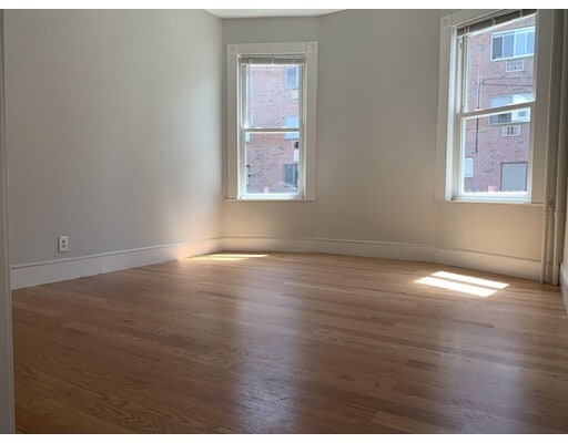 Building Photo - 25 Moreland St