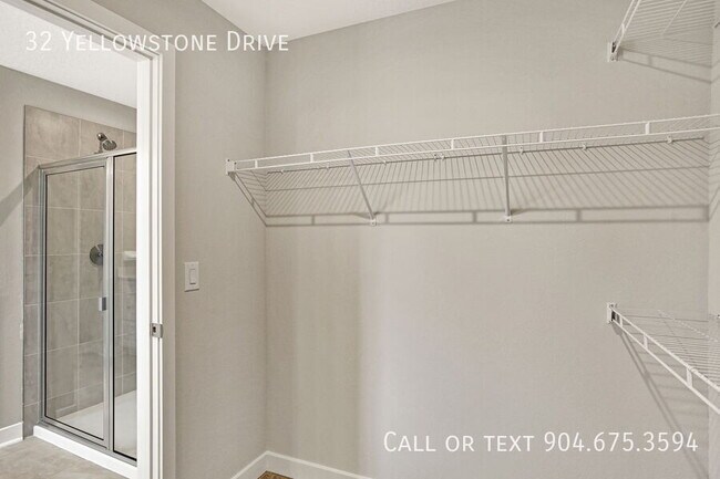 Building Photo - 32 Yellowstone Dr