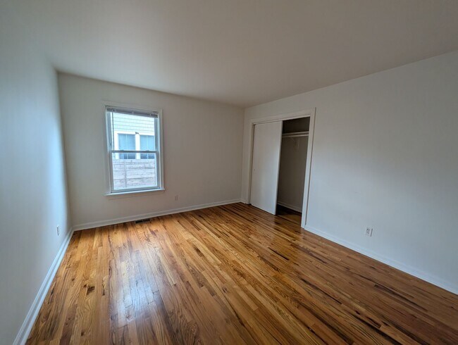 Building Photo - 511 Sewall Ave