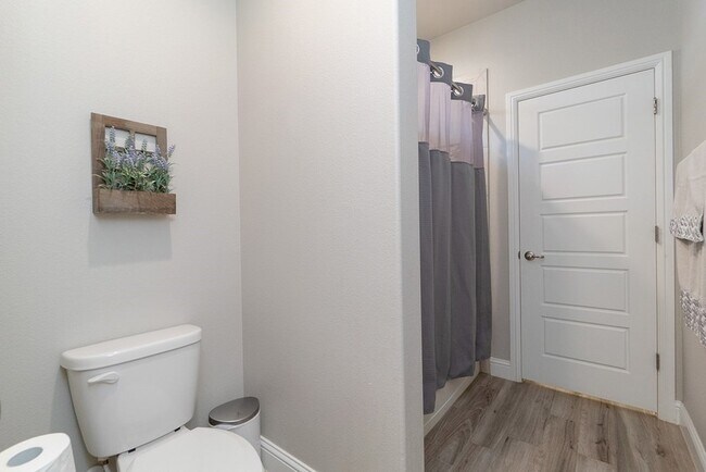 Building Photo - 1715 Overshine Ln