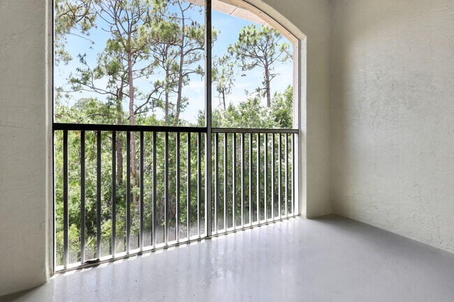 Building Photo - 5500 Bentgrass Dr