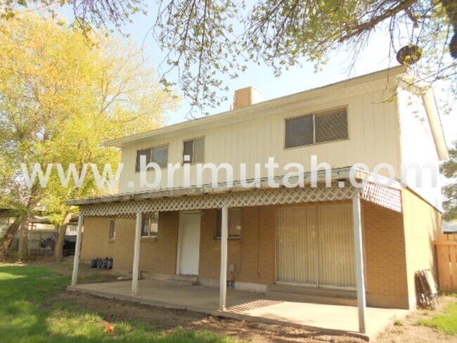 Building Photo - 1561 E 4945 S