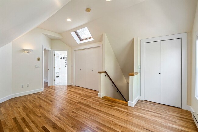 Building Photo - 8 Worcester St