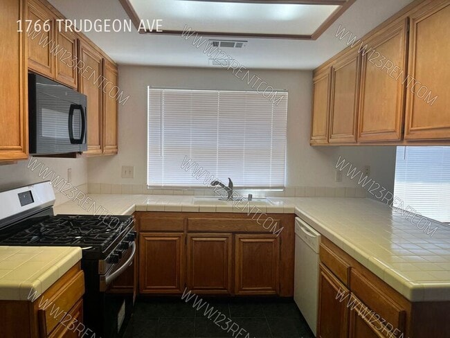 Building Photo - 1766 Trudgeon Ave