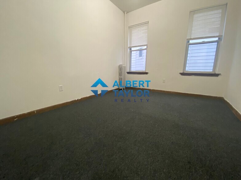 Building Photo - 10 Parker Hill Ave