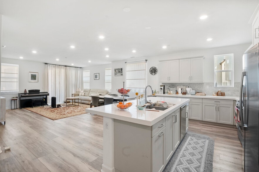 Building Photo - 7962 Belluno Way