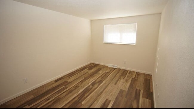 Building Photo - 6252 S Ash Cir W
