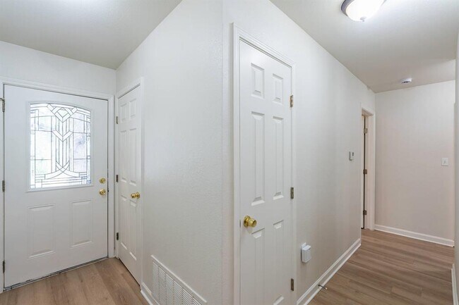 Building Photo - 8408 Staunton Dr