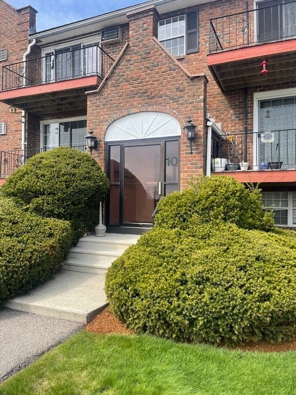 Building Photo - 10 Williamsburg Ct