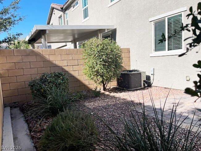 Building Photo - 5363 Lazy Breeze Ave