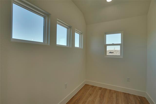 Building Photo - 302 Red Bird Ln