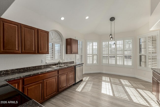 Building Photo - 4368 W Wahalla Ln