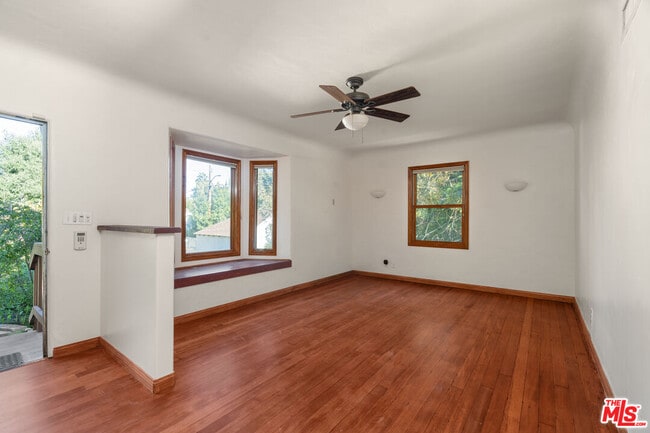 Building Photo - 3705 Fredonia Dr