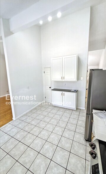 Building Photo - 1515 Mautenne Dr