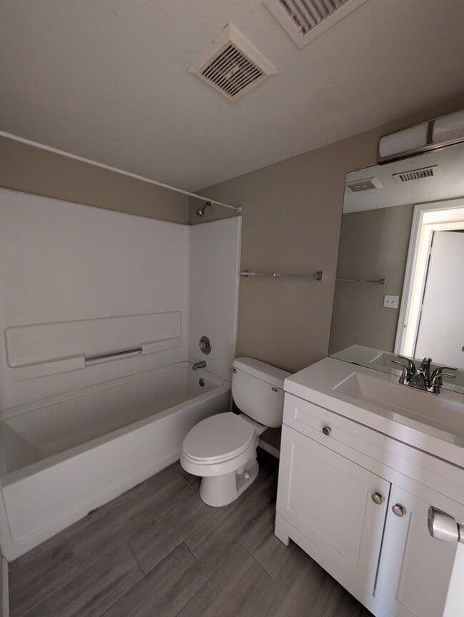 Building Photo - Remodeled Glendale Home With Garage