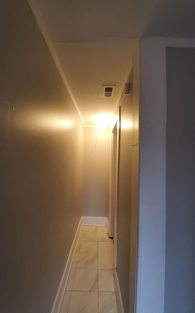 Building Photo - 805 Brower St