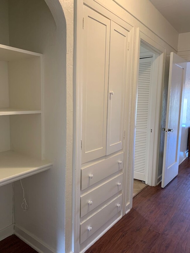Building Photo - Charming Santa Paula Home