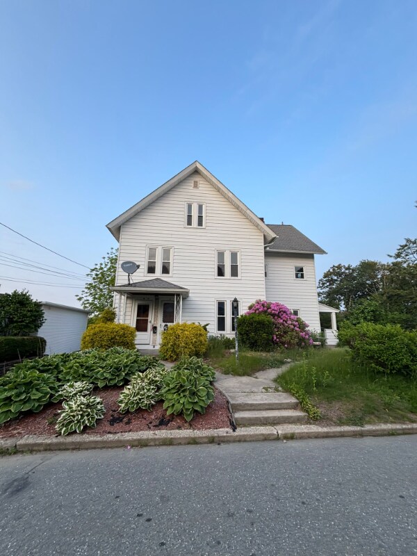 Building Photo - 24 Miles St