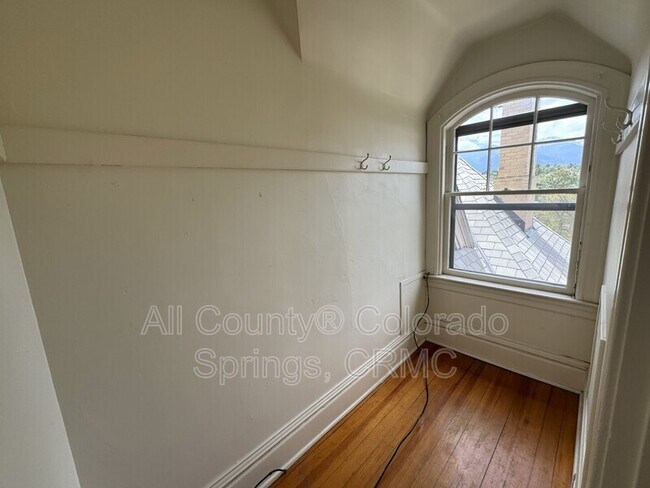 Building Photo - 1238 Wood Ave