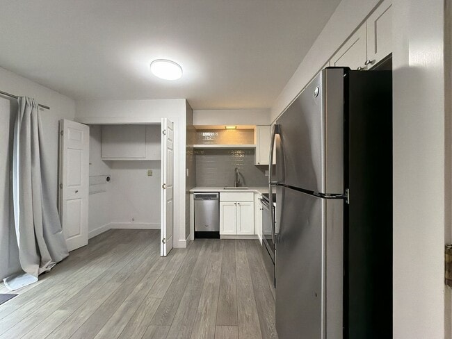 Building Photo - 2354 SE 48th Av