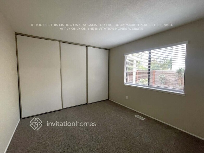 Building Photo - 1119 Hartford Pl