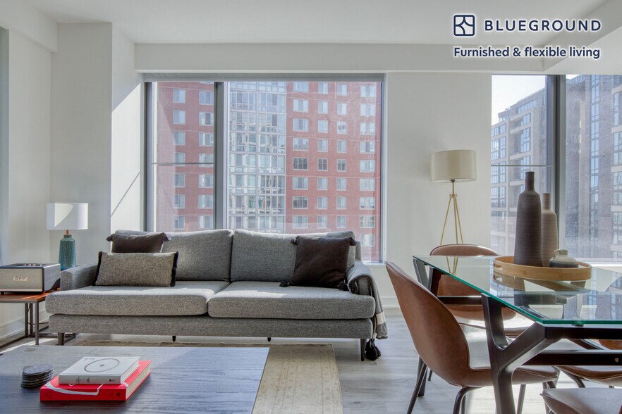 Building Photo - 949 1st St SE