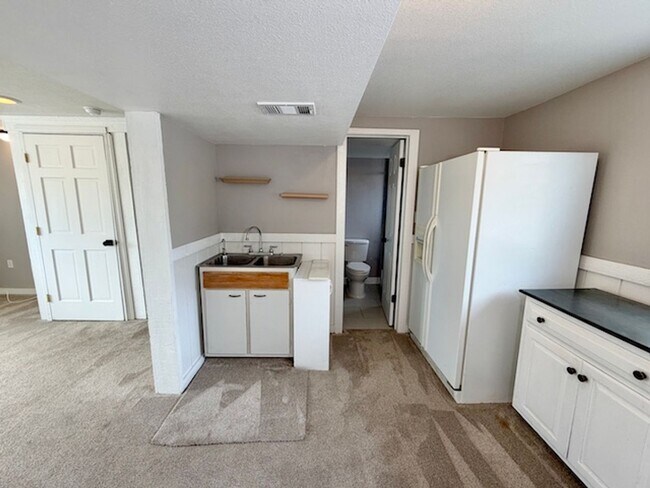 Building Photo - Acres Green Beauty