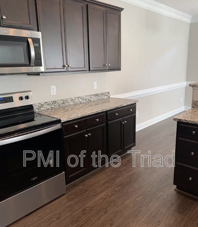 Building Photo - 868 Silver Leaf Dr