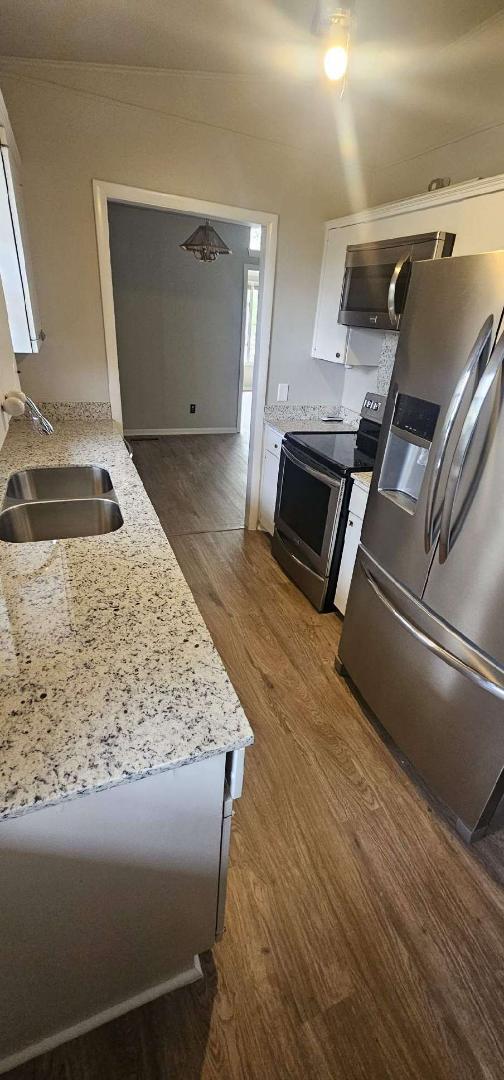 Building Photo - 2 Hope Dr