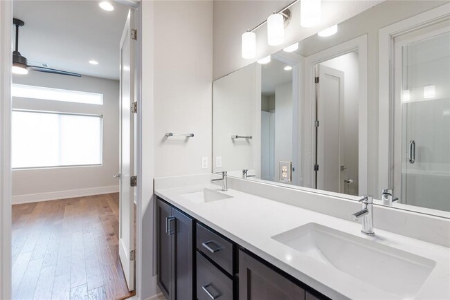 Building Photo - 7913 Floracita Ln