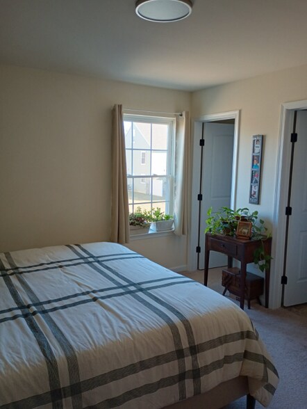 Building Photo - 744 Farmwood Ln