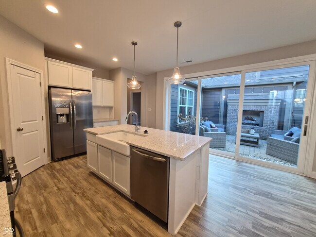 Building Photo - 14221 James Dean Dr