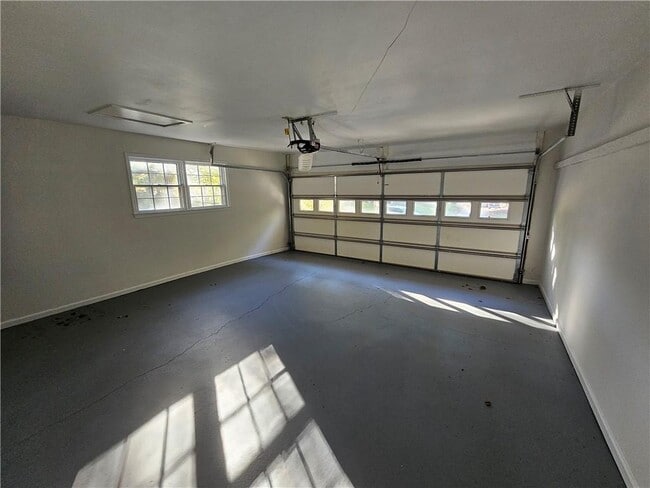 Building Photo - 4536 Mountain Creek Dr